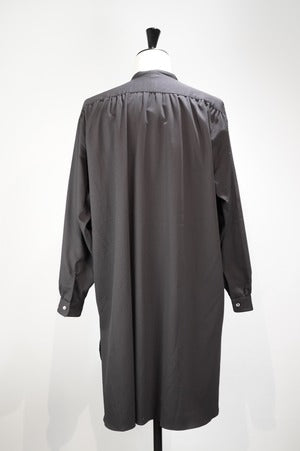 HS-ATTIRE / Collarless Pigue Semi-long Shirt