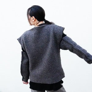 CLASS / CCDA 17UNI  Long Hairy Wool Yarn Boa Vest