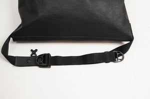 UNKNOW PRODUCTS/Leather Messenger Bag