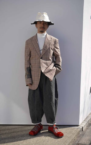 eofm / Pigment coated Cotton Balloon Trousers　（221182）