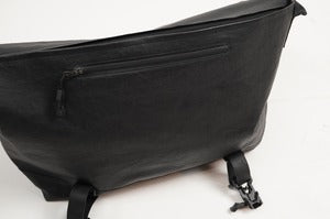 UNKNOW PRODUCTS/Leather Messenger Bag