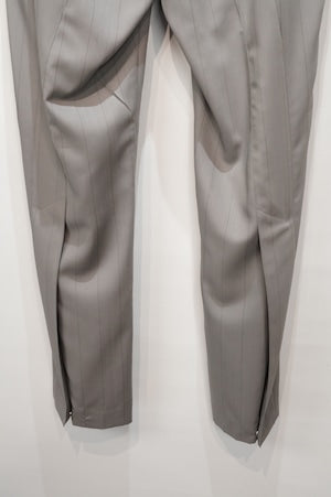 Call / Back Pleats Slim Trousers