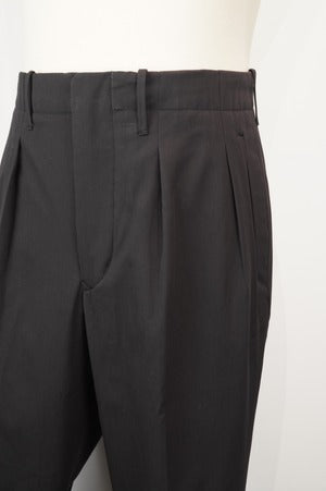 HS-ATTIRE （HAVERSACK)/ Pigue In pleated Narrow Straight Pants