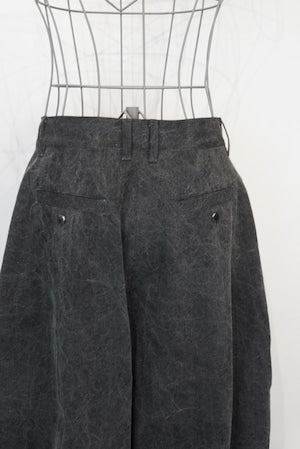 eofm / Pigment coated Cotton Balloon Trousers　（221182）