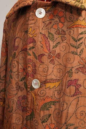 PERIOD FEATURES /  HAND EMBROIDERY COAT  (220920)