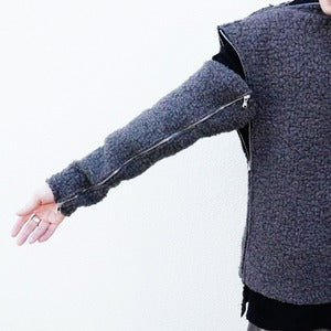 CLASS / CCDA 17UNI  Long Hairy Wool Yarn Boa Vest