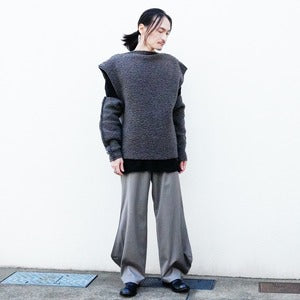 CLASS / CCDA 17UNI  Long Hairy Wool Yarn Boa Vest