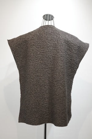 CLASS / CCDA 17UNI  Long Hairy Wool Yarn Boa Vest