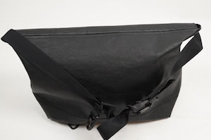 UNKNOW PRODUCTS/Leather Messenger Bag