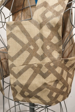 PERIOD FEATURES /  SILK SCREEN HAND PRINTING VEST