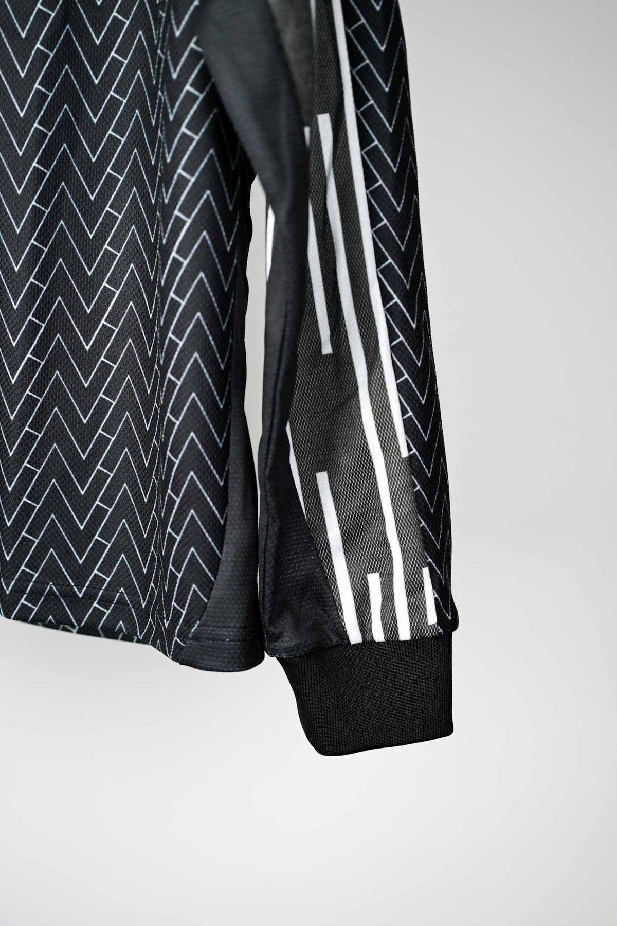 COLLARED SOCCER JERSEY TOKYO BEDWIN F.C /  BEDWIN & TEH HERTBREAKERS   (221336)