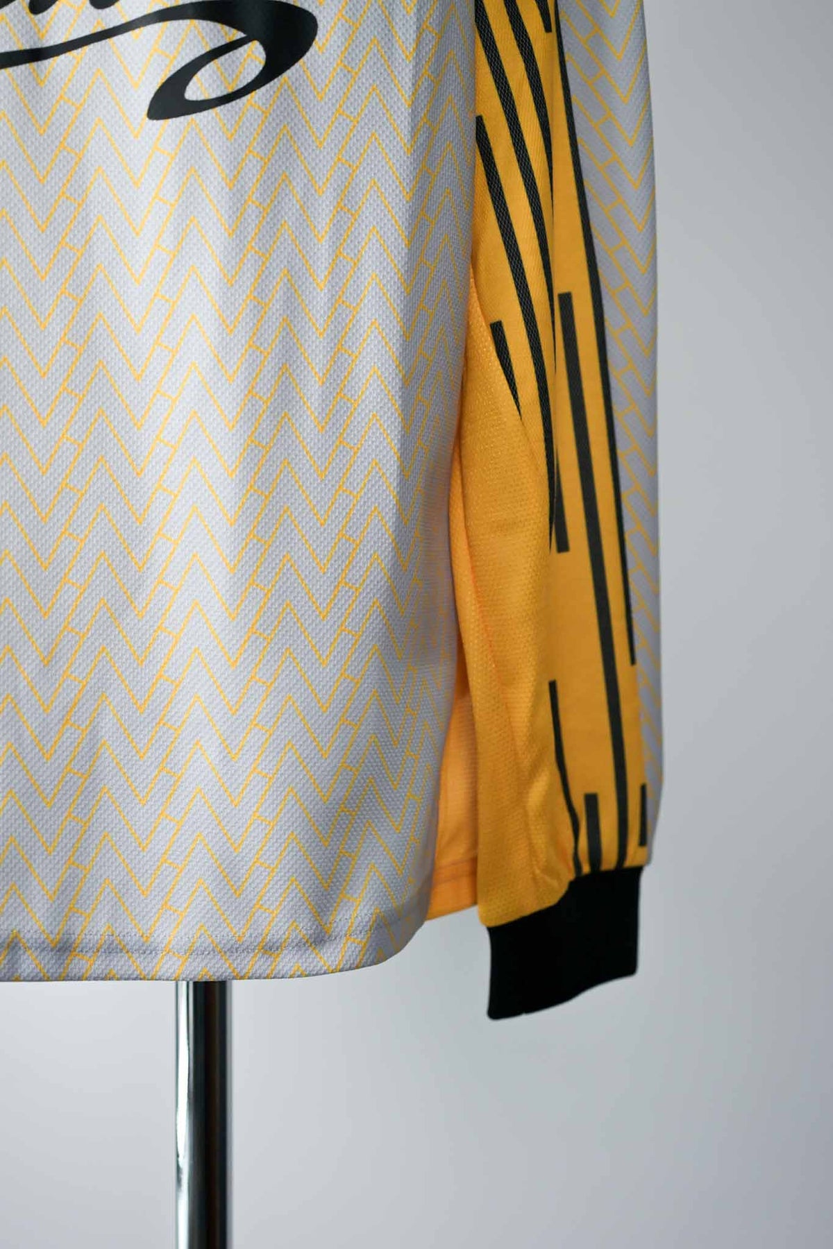 COLLARED SOCCER JERSEY TOKYO BEDWIN F.C /  BEDWIN & TEH HERTBREAKERS   (221336)