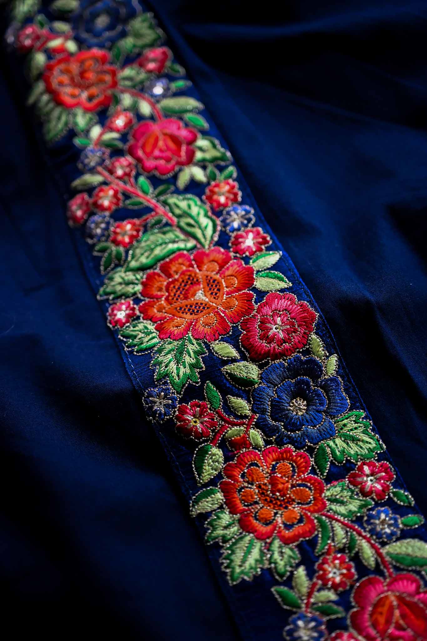 PERIOD FEATURES / INDIAN EMBROIDERY TAPE PANTS   (221230)