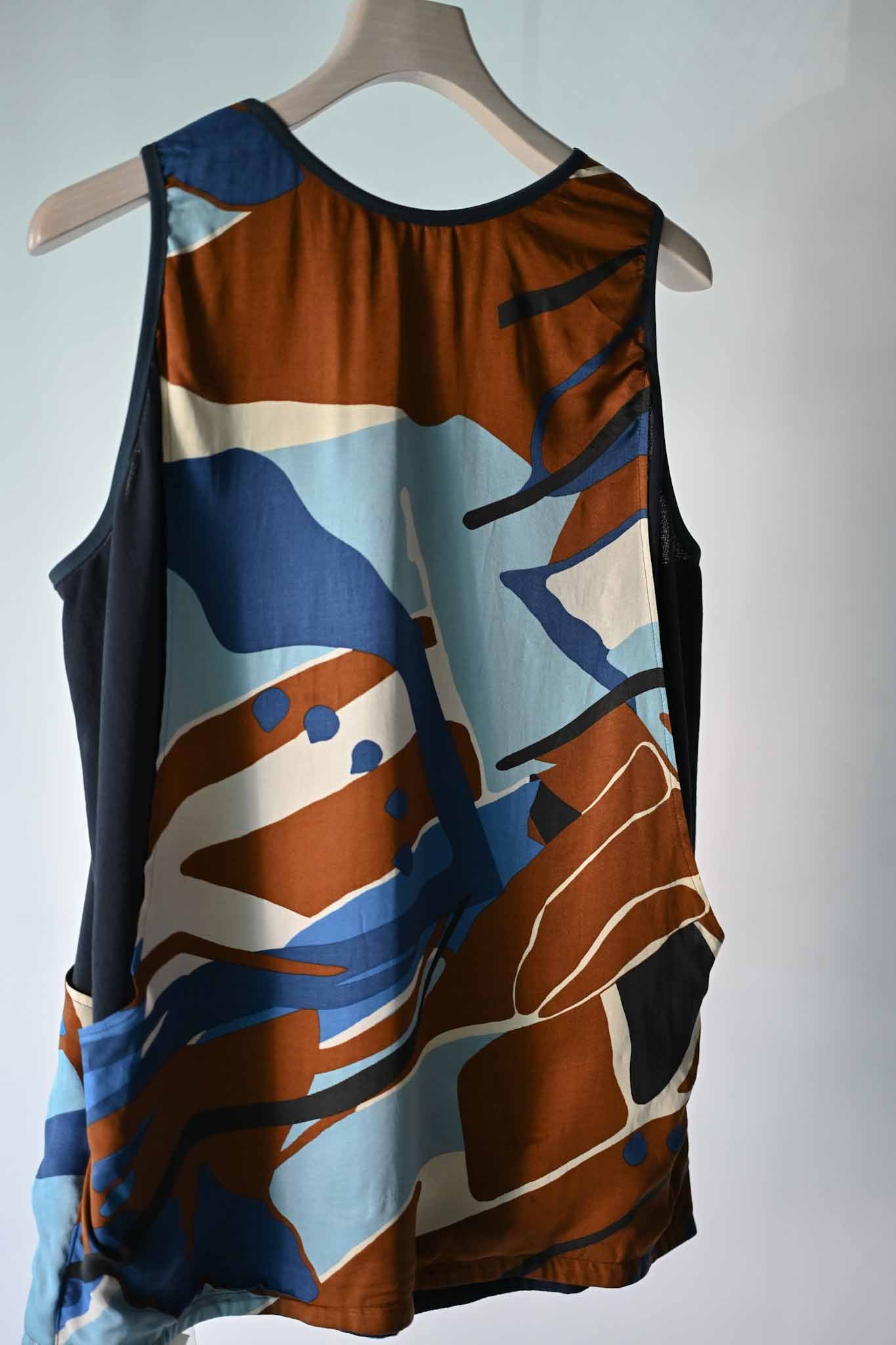 NOBNAGA Paris / Tank top with Contrasting Fabric for the Bodice  (221201)