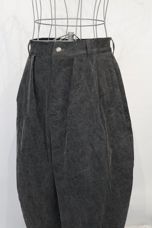 eofm / Pigment coated Cotton Balloon Trousers　（221182）