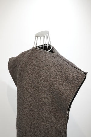 CLASS / CCDA 17UNI  Long Hairy Wool Yarn Boa Vest