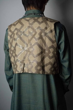 PERIOD FEATURES /  SILK SCREEN HAND PRINTING VEST