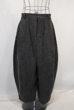 eofm / Pigment coated Cotton Balloon Trousers　（221182）