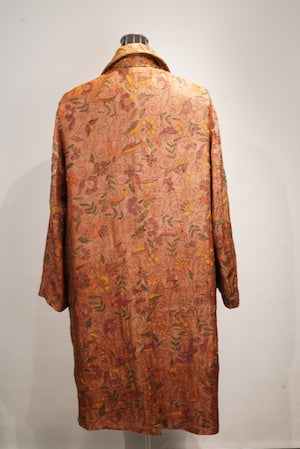 PERIOD FEATURES /  HAND EMBROIDERY COAT  (220920)
